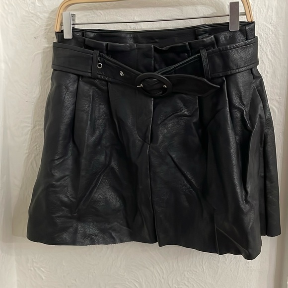 ZARA Women's Adjustable Waist Mini Skirt Size M In Black - Picture 1 of 5